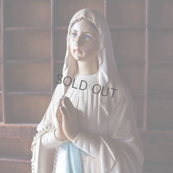画像1: ロザリオを手に祈る聖母マリア像