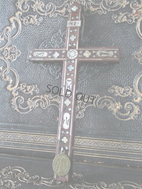 画像1: 象嵌細工の19世紀の十字架（不思議のメダイ付き）