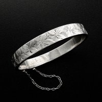 フランスのシルバーバングル