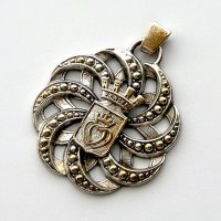ヴァンデの紋章ペンダント