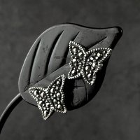 マーカサイトのシルバーピアス(蝶)