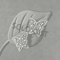 マーカサイトのシルバーピアス(蝶)