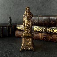 聖心のイエスキリストの台座付き聖像