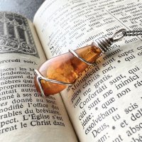 アンバー(琥珀)のシルバーペンダント