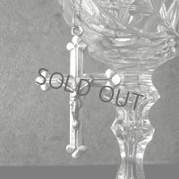 中空の銀のクロス(19世紀)