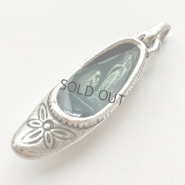 画像1: ルルドの聖母の靴のペンダント