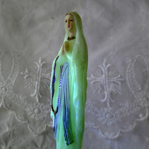 蓄光の聖母マリア像とホーリーカード - Eggplant