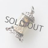 画像: 暖炉の置き時計のシルバーチャーム