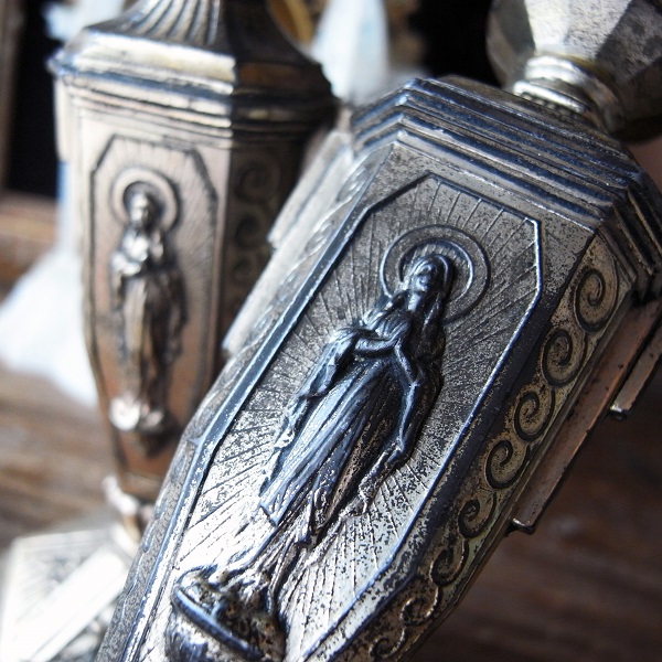 画像: 聖母マリアのキャンドルホルダー