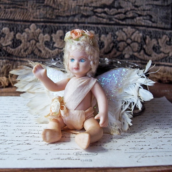 画像: 小さな天使のビスクドール（ピンク）