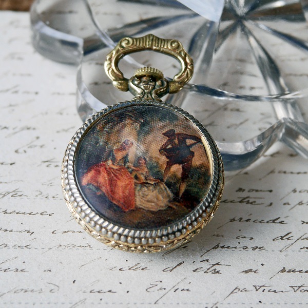 画像: 女性用の懐中時計ペンダント