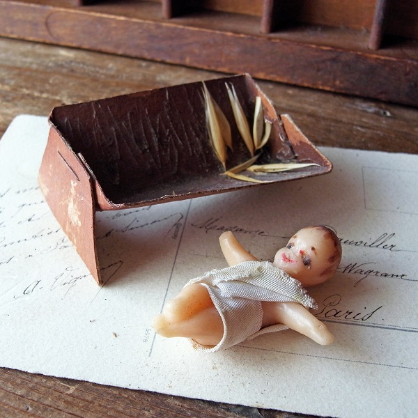 画像: 幼子イエスの19世紀のワックスドール
