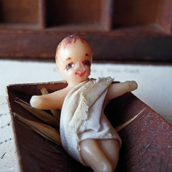画像: 幼子イエスの19世紀のワックスドール