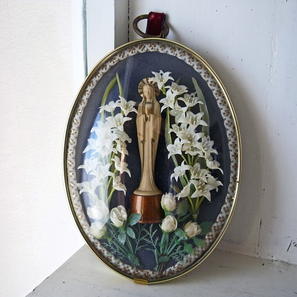 画像: 聖母とユリとバラのガラスドームフレーム