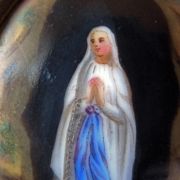 画像: 陶板画の聖母マリアの盾
