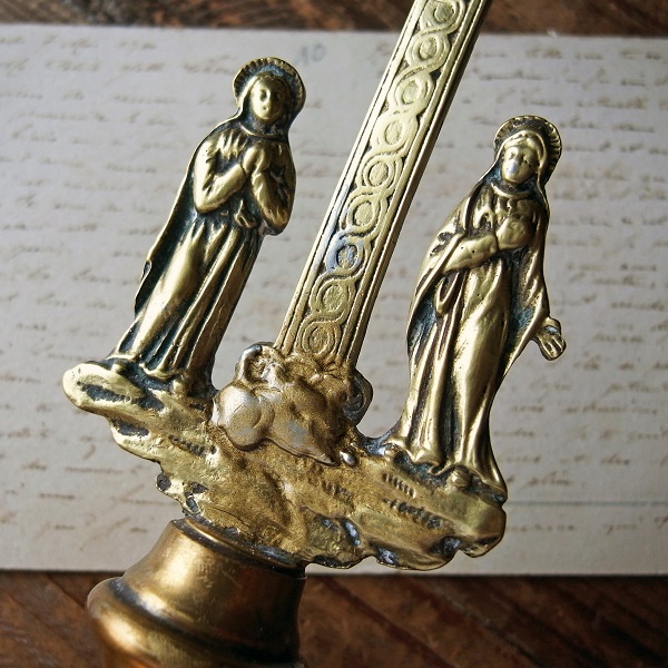 画像: キリストと二人のマリアの卓上十字架