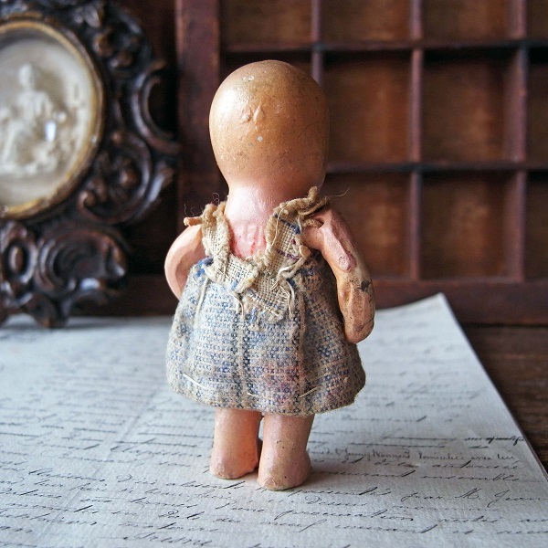 画像: 小さな陶器のお人形