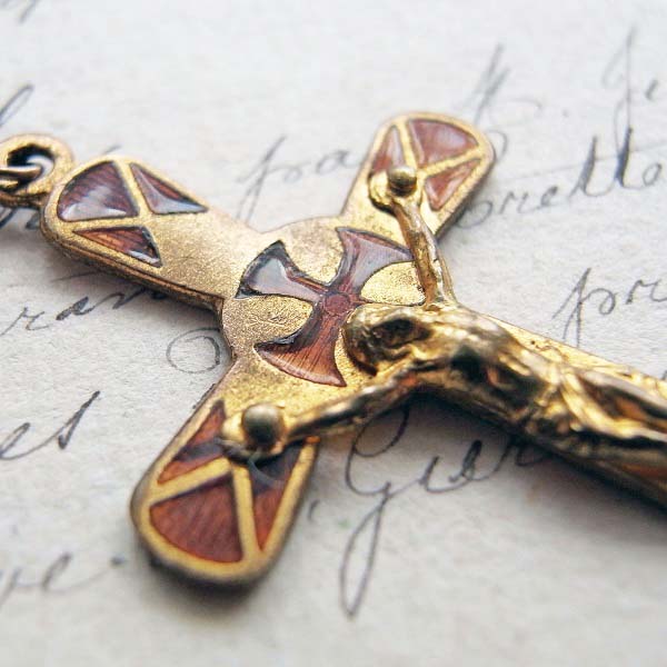 画像: 真鍮とエナメルガラスの十字架