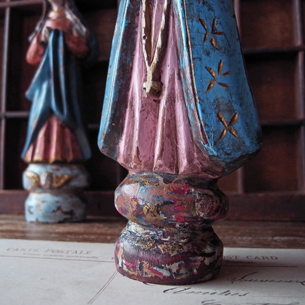 画像: 木彫りの聖母マリア像b