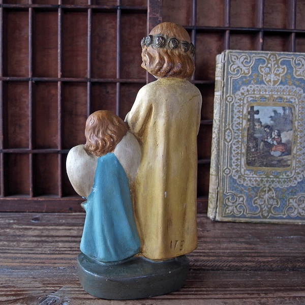 画像: 初聖体拝領記念の少女と天使像