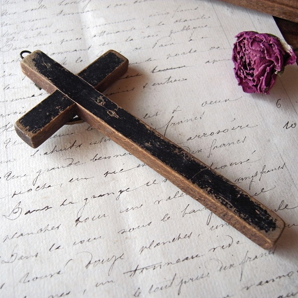 画像: 19世紀の木製十字架（聖母像付き）