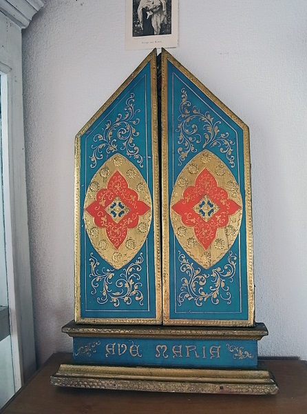 画像: 街角の聖母の扉付き祭壇（特大サイズ）