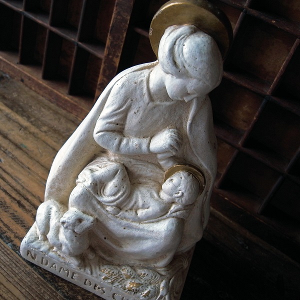 画像: 聖母子と神の子羊像