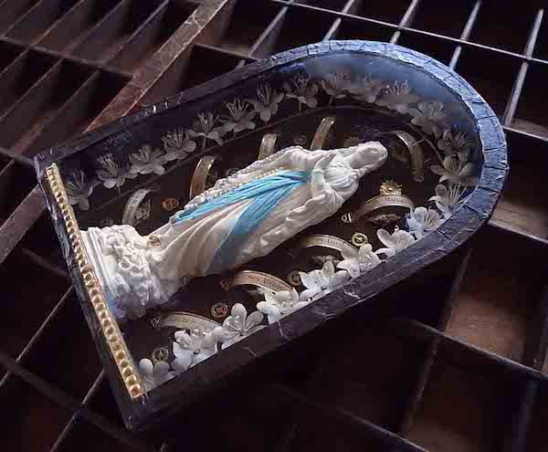 画像: 聖遺物が納められた19世紀のルリケール