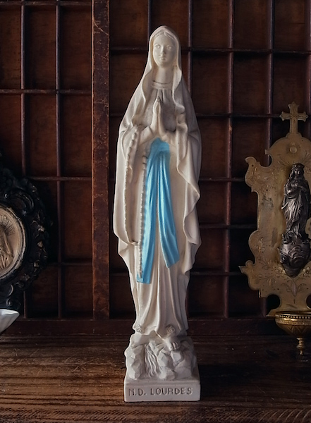 画像: ルルドの聖母マリア像