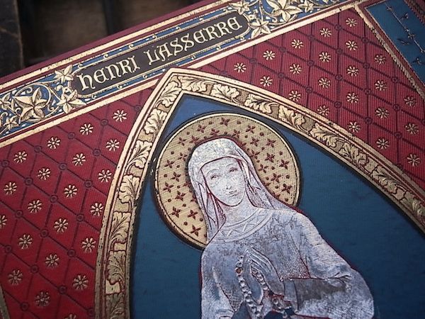 画像: ルルドの聖母マリアの大きな本（1893年）