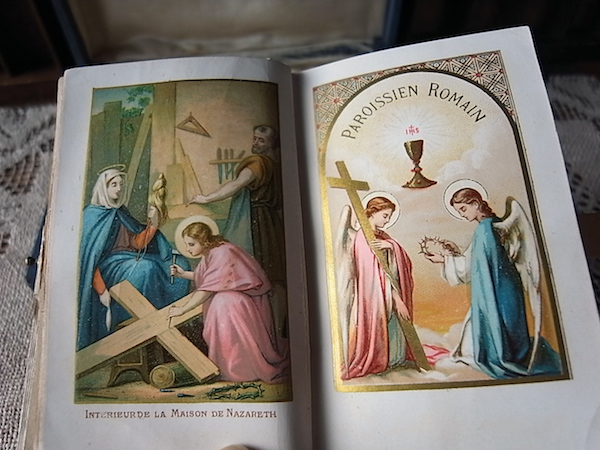 画像: 初聖体拝領記念のミサ本とパースセット