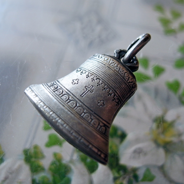 画像: 聖ジャンヌダルクの鐘のメダイ