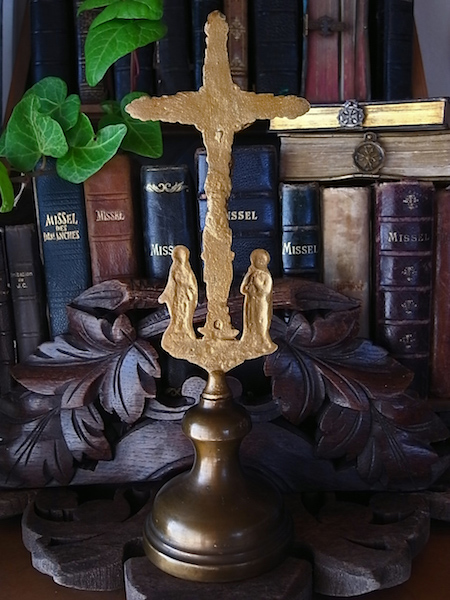 画像: 二人の聖マリアの卓上十字架