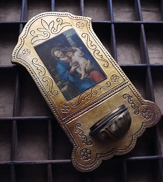 画像: 葡萄の聖母の聖水盤