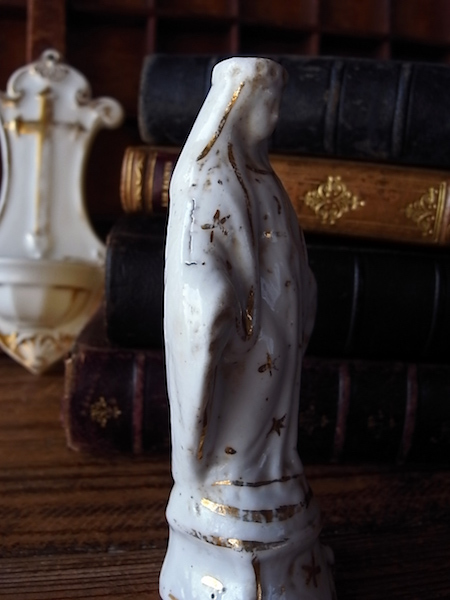 画像: 白磁の聖母マリア像