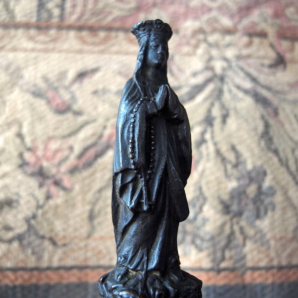 画像: ルルドの聖母マリア像（1883年）