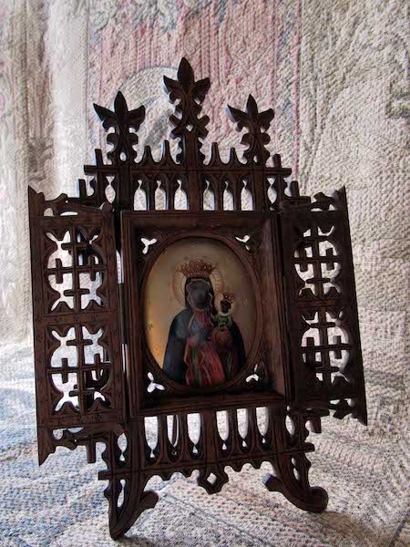 画像: ヤスナ・グラの黒い聖母の扉付き祭壇