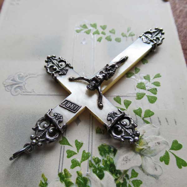画像: マザーオブパールとシルバー装飾のクロス