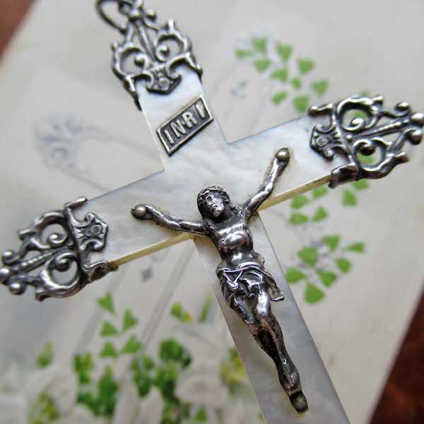 画像: マザーオブパールとシルバー装飾のクロス