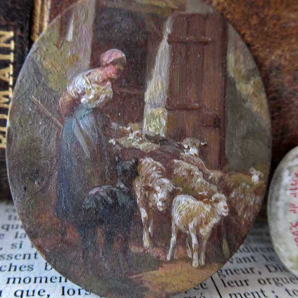 画像: ルルドの記念品と羊の絵のセット