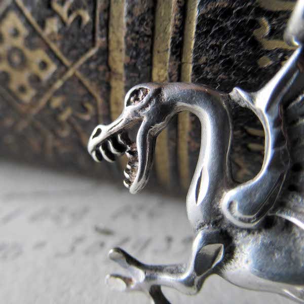 画像: ドラゴンのシルバーペンダント