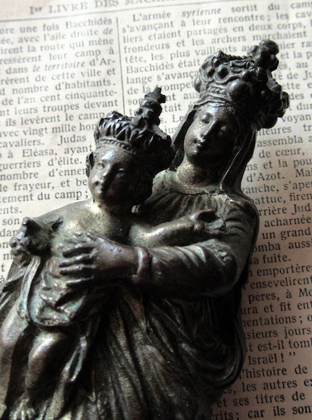 画像: パリの勝利の聖母像（19世紀）