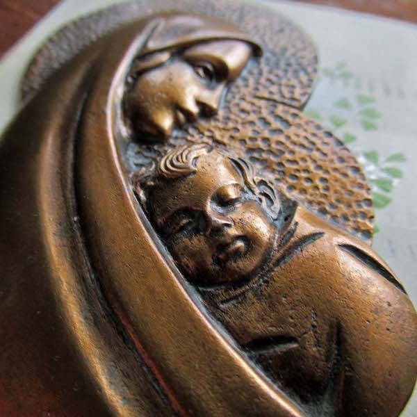 画像: 聖母子のブロンズ製壁掛けオブジェ