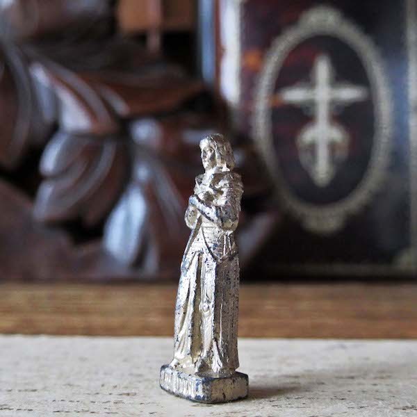 画像: ジャンヌダルクの小さな聖像