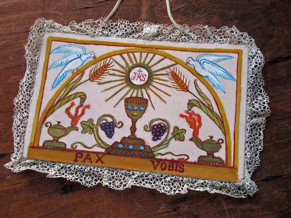 画像: Agnus Deiの布製メダイと壁掛けのセット