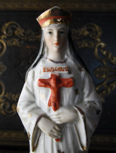 画像: Pontmain（ポンマン）の白磁の聖母像
