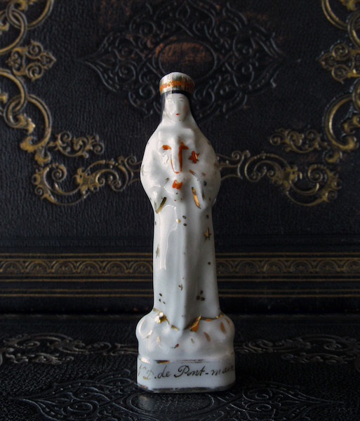 画像: 白磁のポンマンの聖母マリア像
