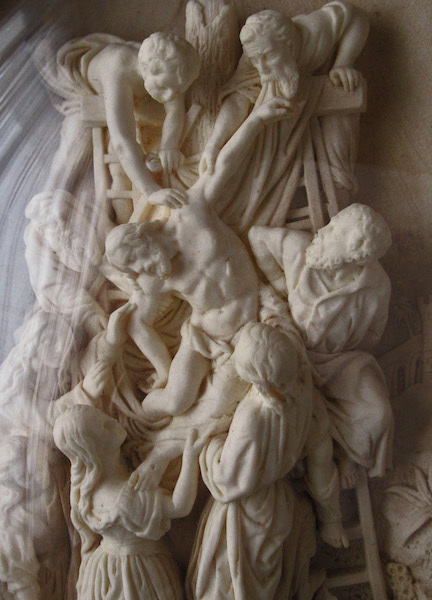 画像: キリストの降架（ルーベンス）のガラスドームフレーム（19世紀）