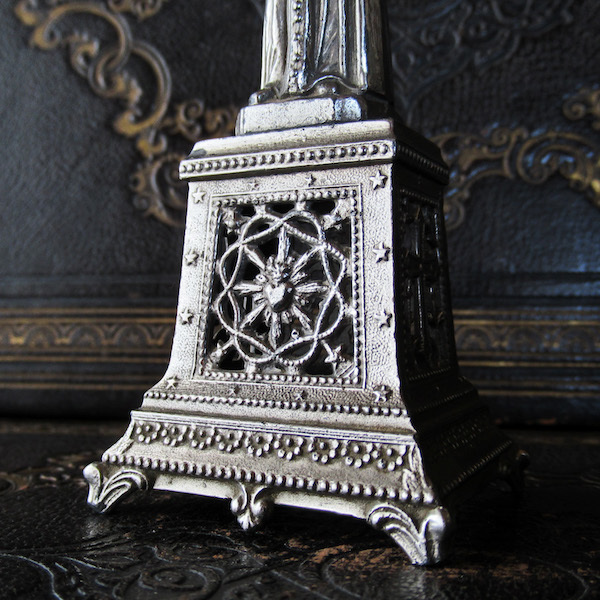 画像: モンフォール司祭の台座付き聖像