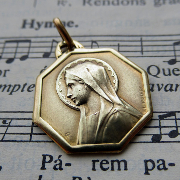 画像: 聖母マリアの金鍍金メダイ（P.LASSERRE作）